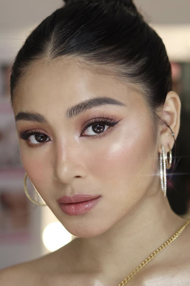 Nadine Lustre