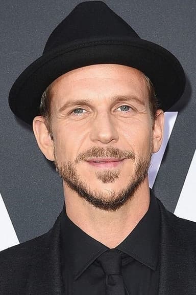 Gustaf Skarsgård