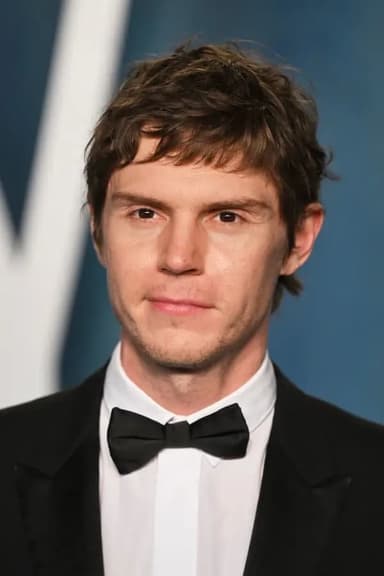 Evan Peters